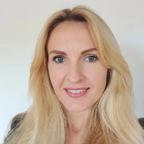 Administration and Customer Experience Specialist